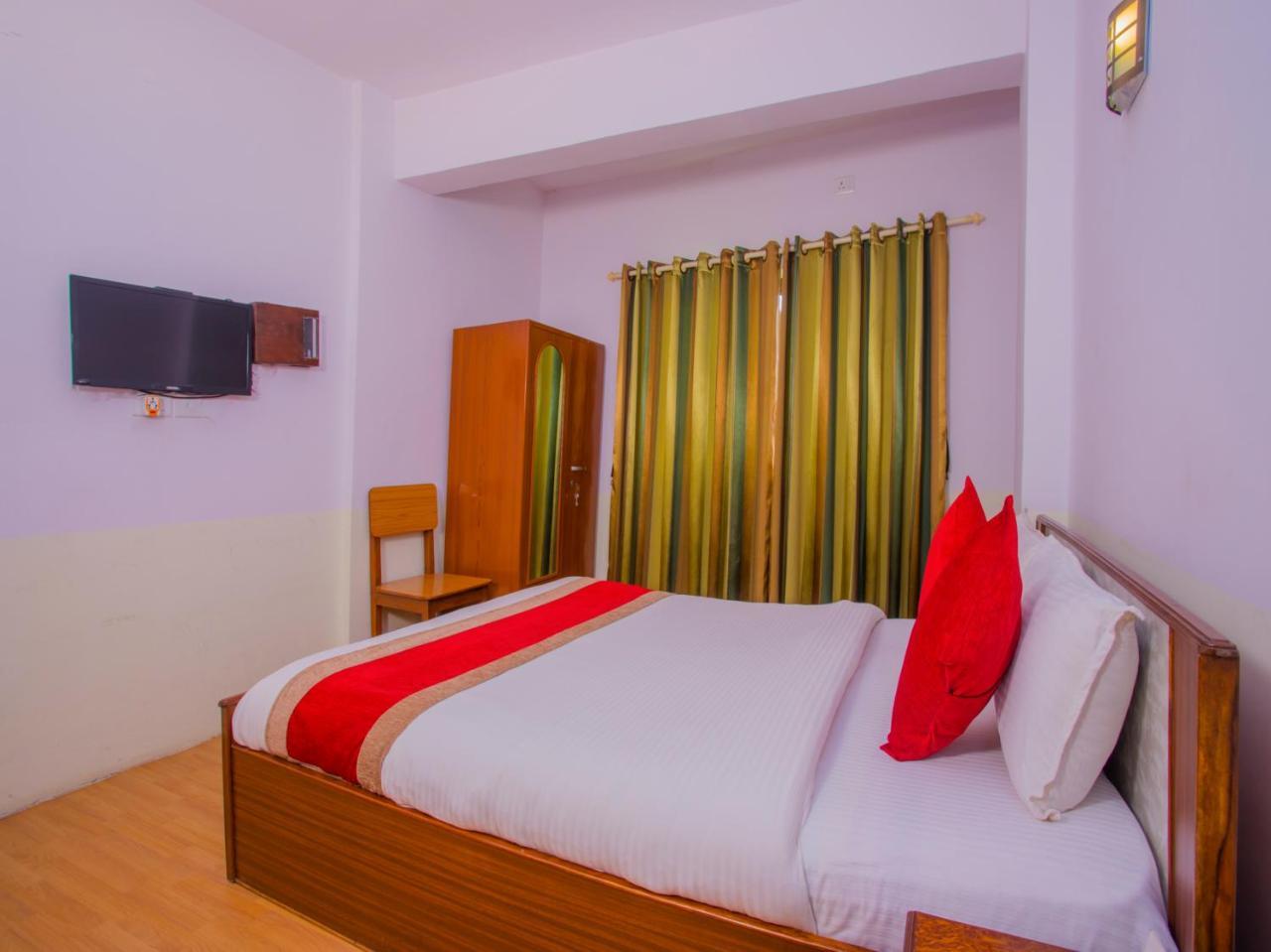 Oyo 255 White Zambala Hotel Kathmandu Bagian luar foto