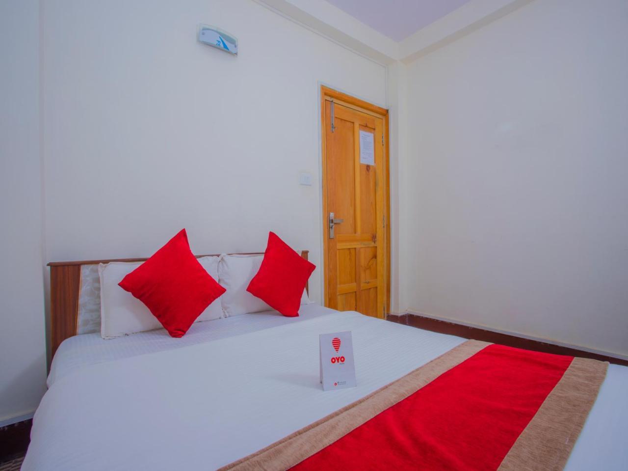 Oyo 255 White Zambala Hotel Kathmandu Bagian luar foto