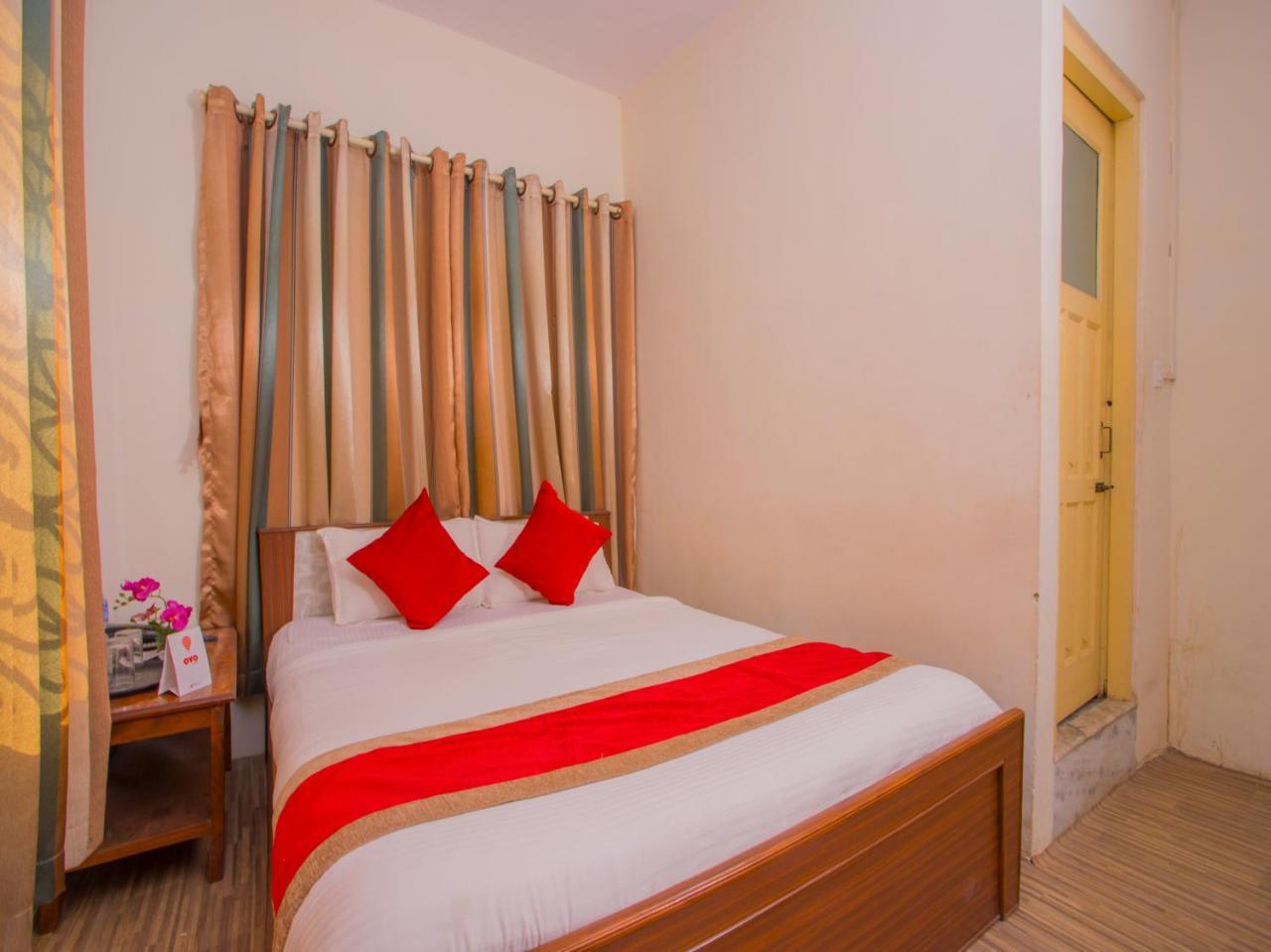 Oyo 255 White Zambala Hotel Kathmandu Bagian luar foto