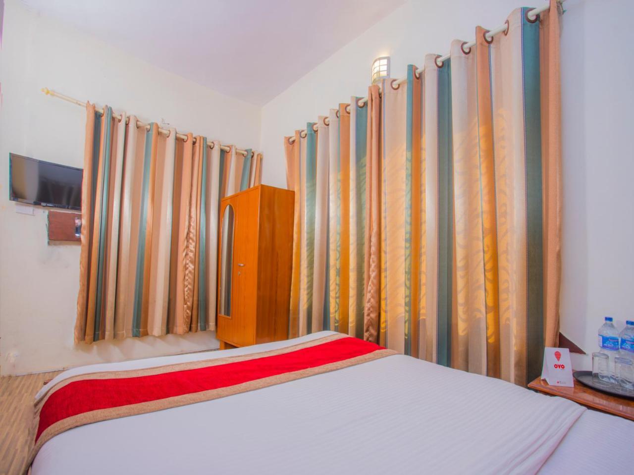 Oyo 255 White Zambala Hotel Kathmandu Bagian luar foto