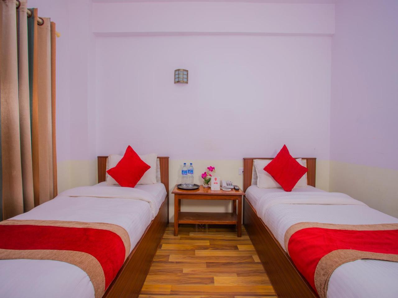 Oyo 255 White Zambala Hotel Kathmandu Bagian luar foto