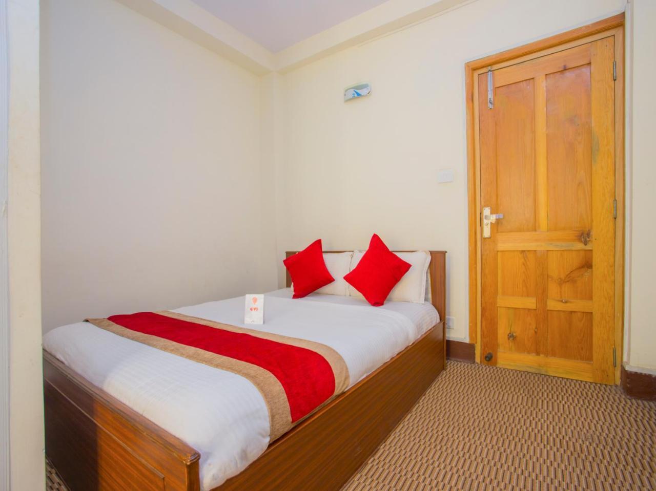 Oyo 255 White Zambala Hotel Kathmandu Bagian luar foto