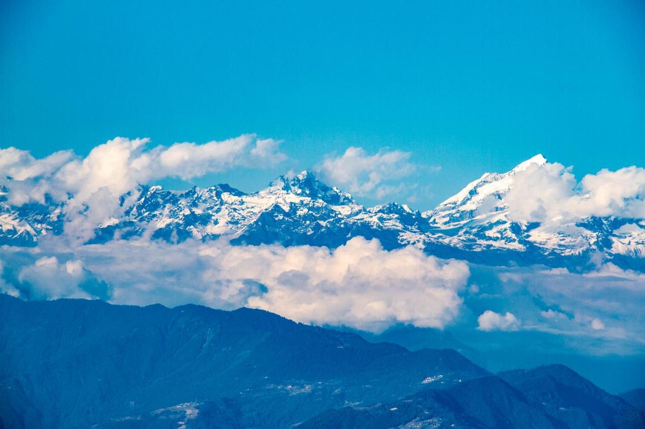 Oyo 255 White Zambala Hotel Kathmandu Bagian luar foto
