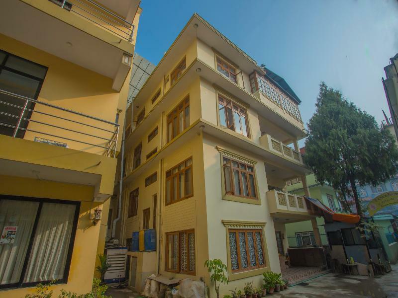 Oyo 255 White Zambala Hotel Kathmandu Bagian luar foto
