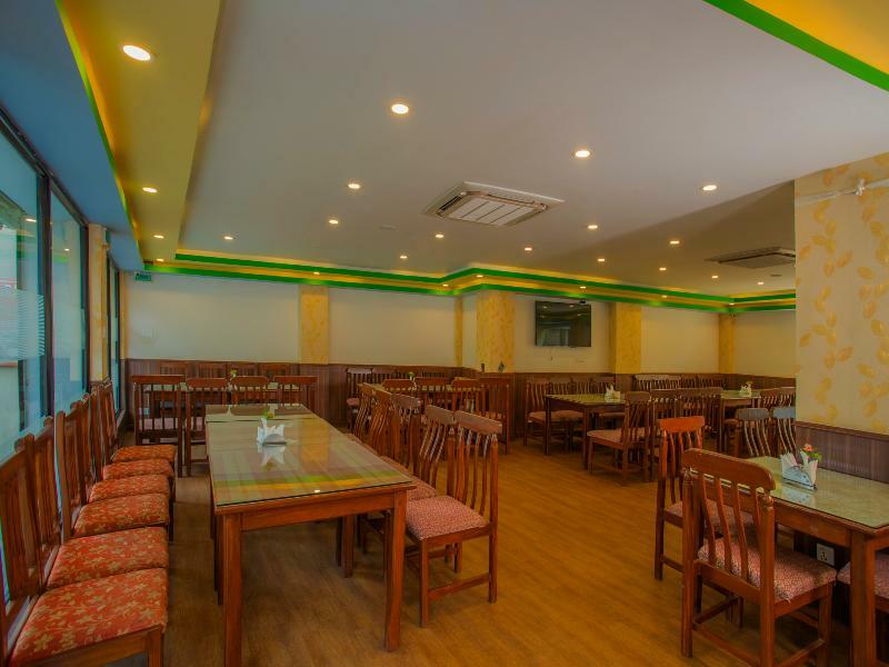Oyo 255 White Zambala Hotel Kathmandu Bagian luar foto