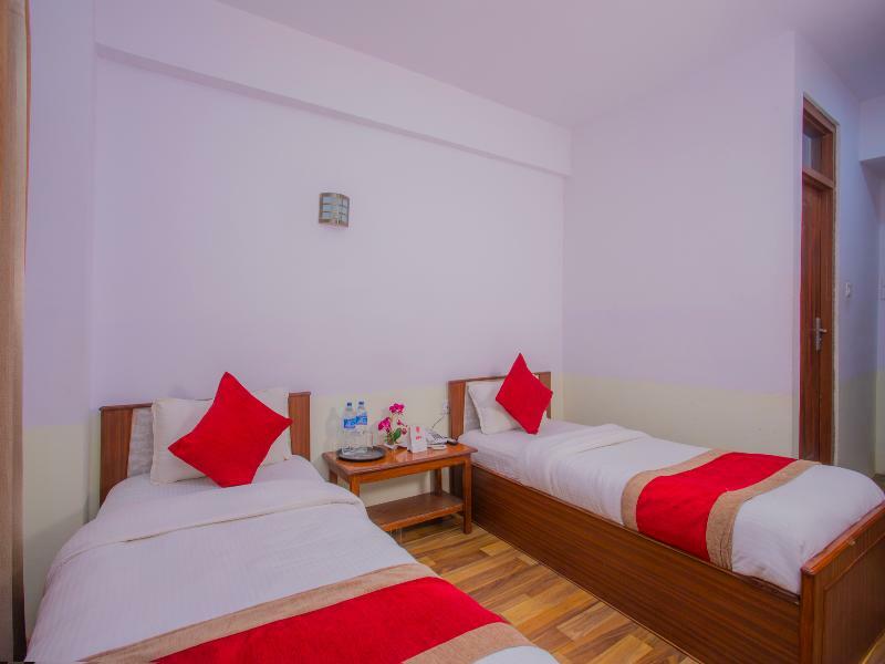 Oyo 255 White Zambala Hotel Kathmandu Bagian luar foto