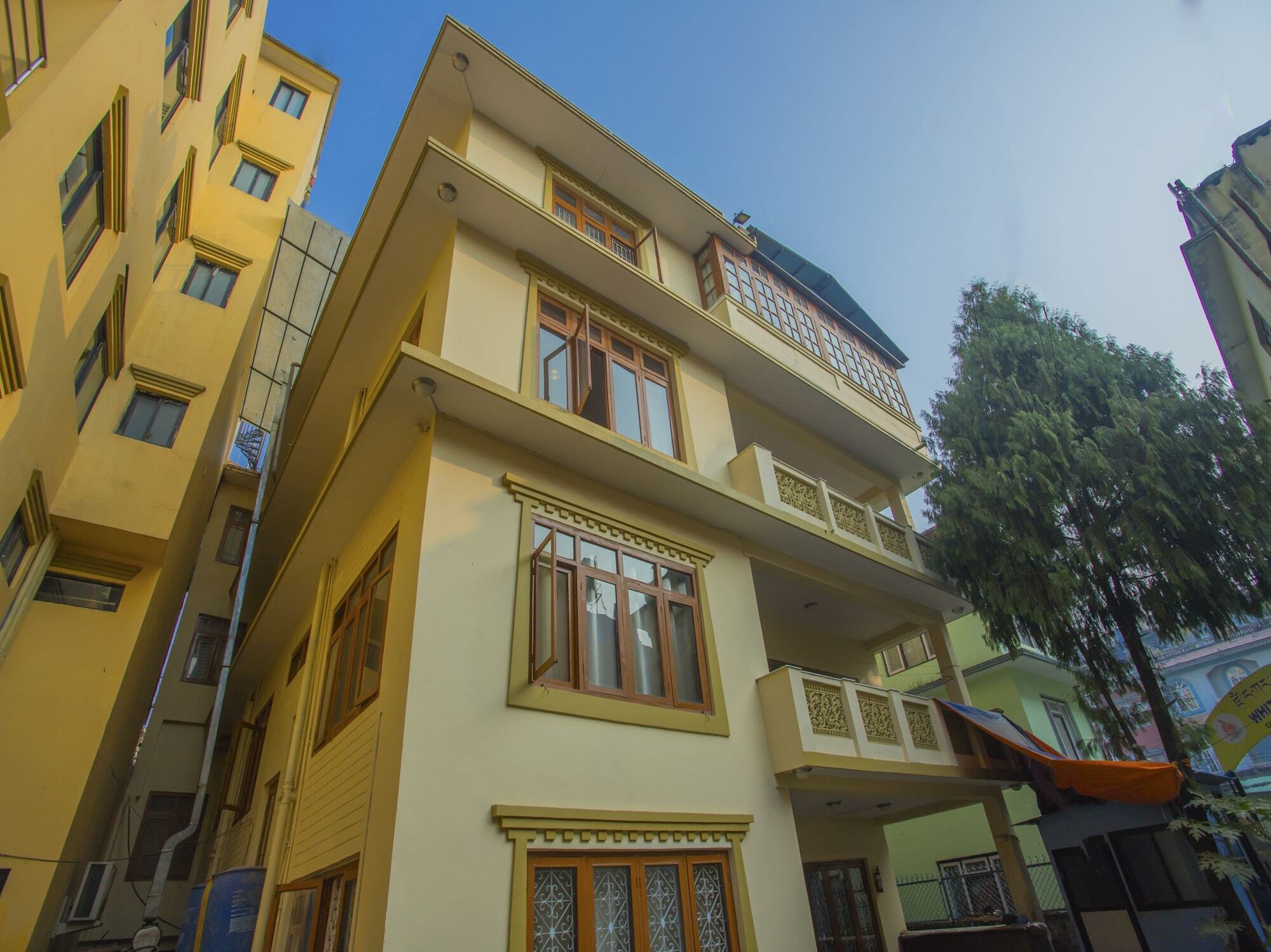 Oyo 255 White Zambala Hotel Kathmandu Bagian luar foto